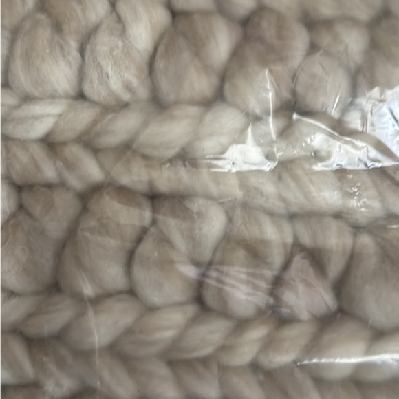 Pottery Barn Chunky Knit Textured Throw Pillow Cover NWT - Picture 5 of 5